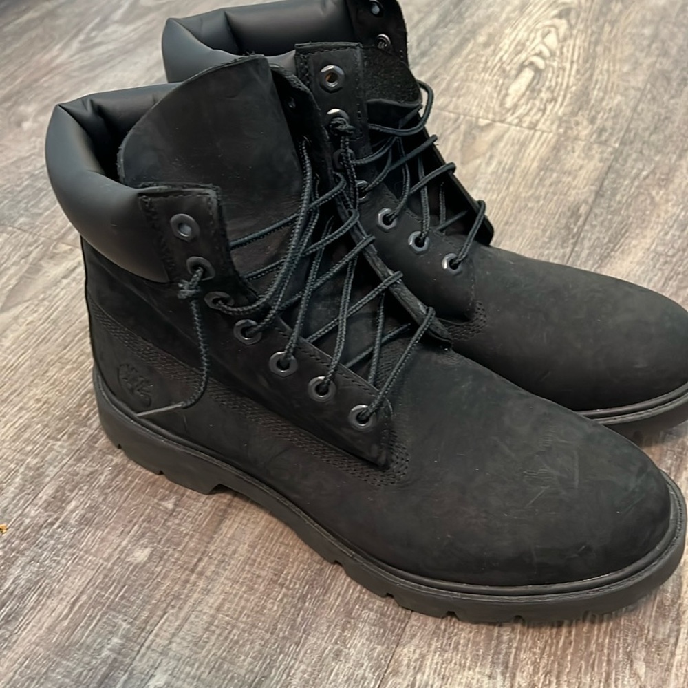 Black Timberland boots worn once